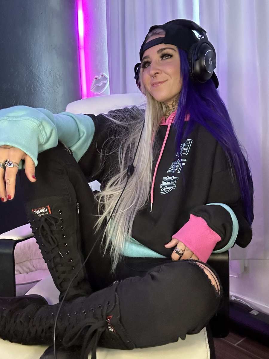 ️Goddessdvip👑// (She/They) on Twitter "RT trippylyd Keep ya head up💚"