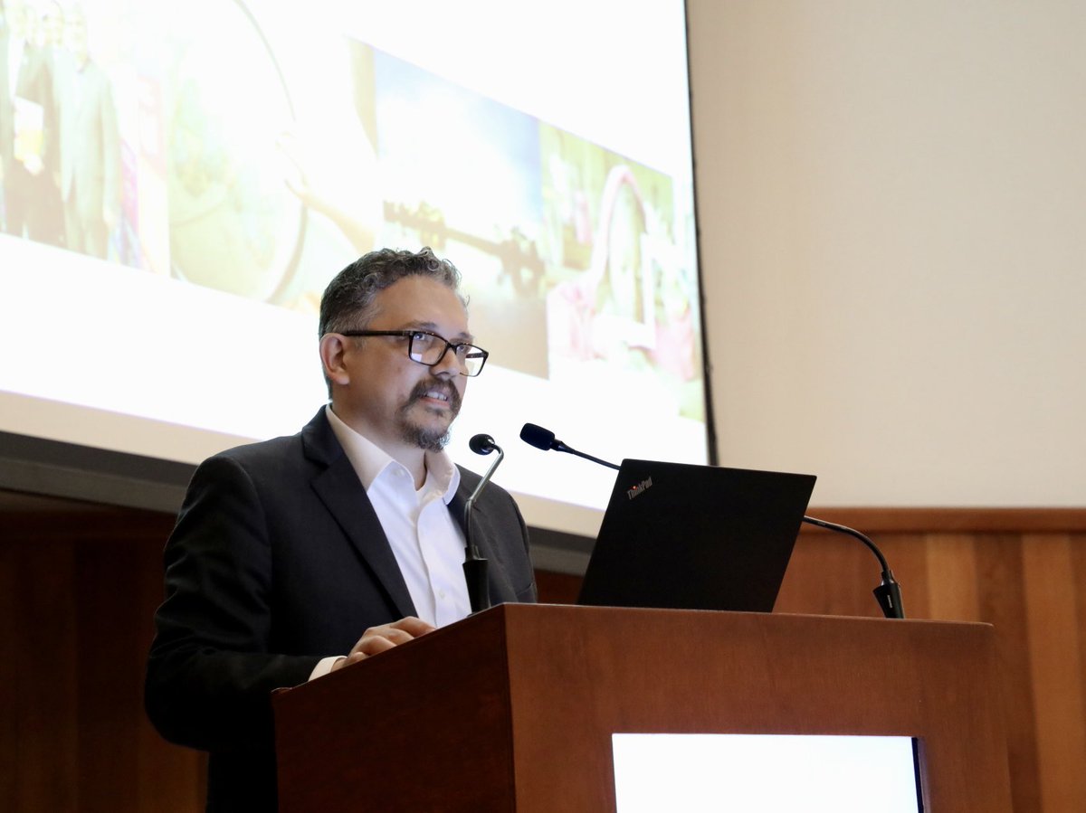 INFONLMX's tweet photo. 📢 Continuó el día con la #ConferenciaMagistral del Dr. Luis Gerardo González “Datos abiertos para la solución de problemas sociales”
#DataWeekNL23 🔓
#DatosAbiertos 🫴
@UNStats 📊 https://t.co/If0sgv0UUJ