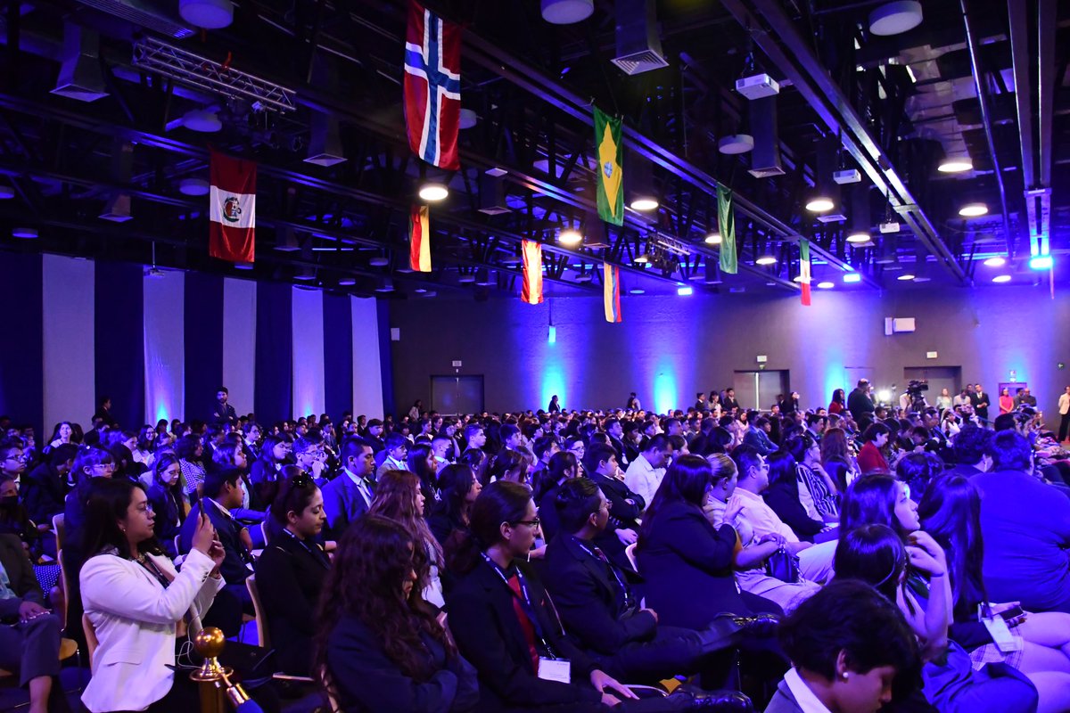 FundacionAzteca's tweet photo. Arrancamos con nuestro Modelo de Naciones Unidas AZTECMUN 2023🙌🧑⚖️
En el que más de 500 estudiantes de Planteles Azteca y otras escuelas del país debatirán sobre los retos y problemáticas actuales que enfrenta el mundo🌍 https://t.co/Dd7KvguUJJ