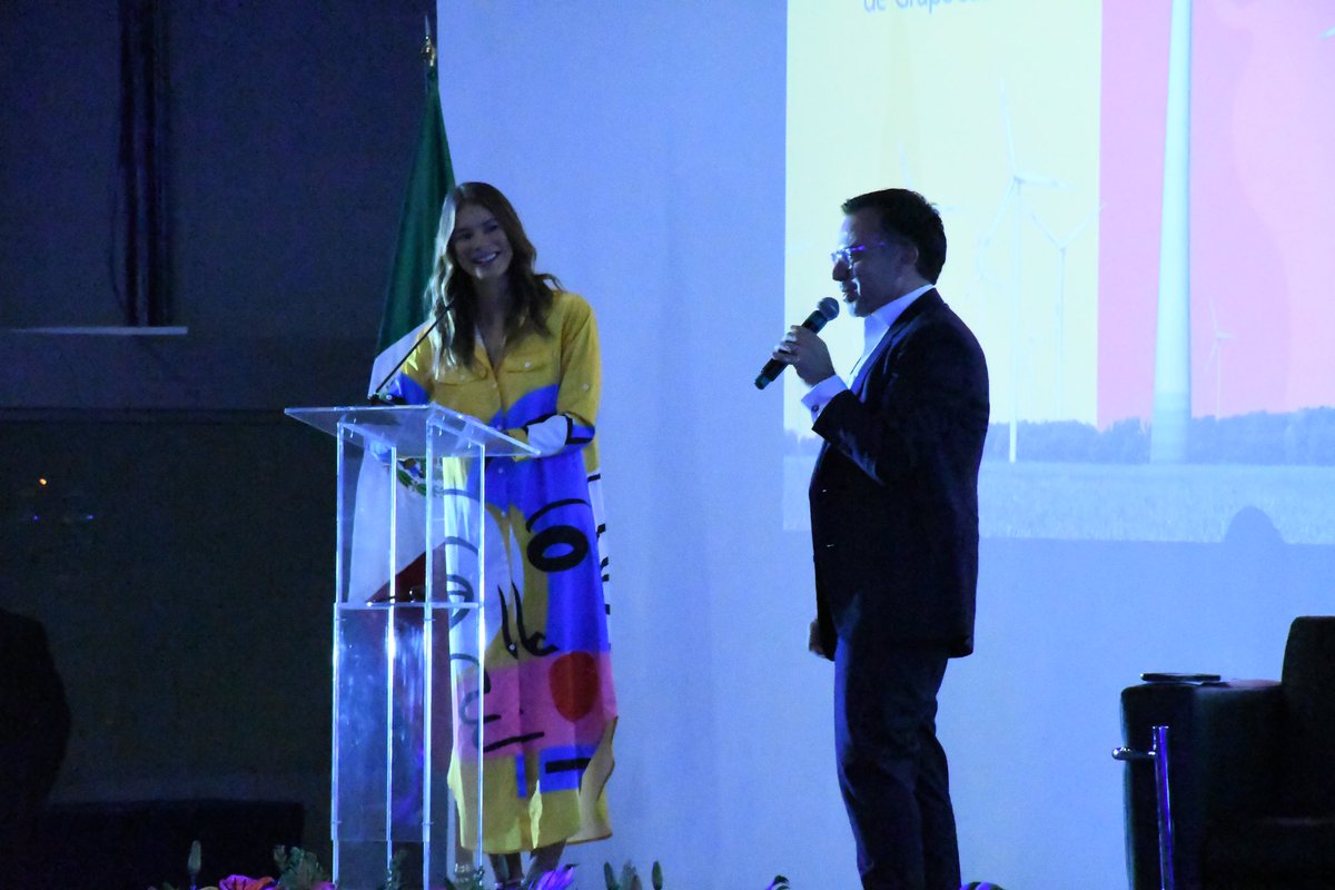 FundacionAzteca's tweet photo. Arrancamos con nuestro Modelo de Naciones Unidas AZTECMUN 2023🙌🧑⚖️
En el que más de 500 estudiantes de Planteles Azteca y otras escuelas del país debatirán sobre los retos y problemáticas actuales que enfrenta el mundo🌍 https://t.co/Dd7KvguUJJ