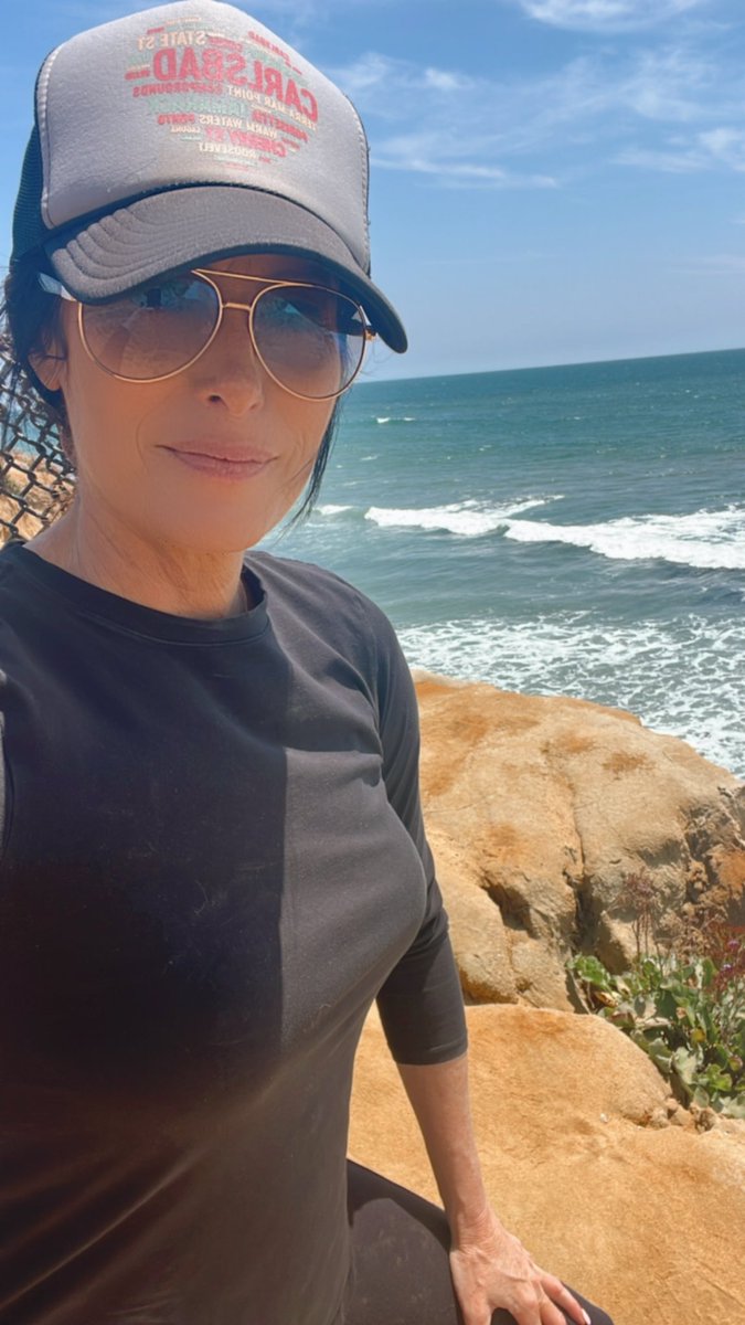 Celebrating #WorldOceanDay2023 along the beautiful bluffs of #Carlsbad 🌊🐳.
Let’s all take good care of this massive source of joy, life & livelihood.