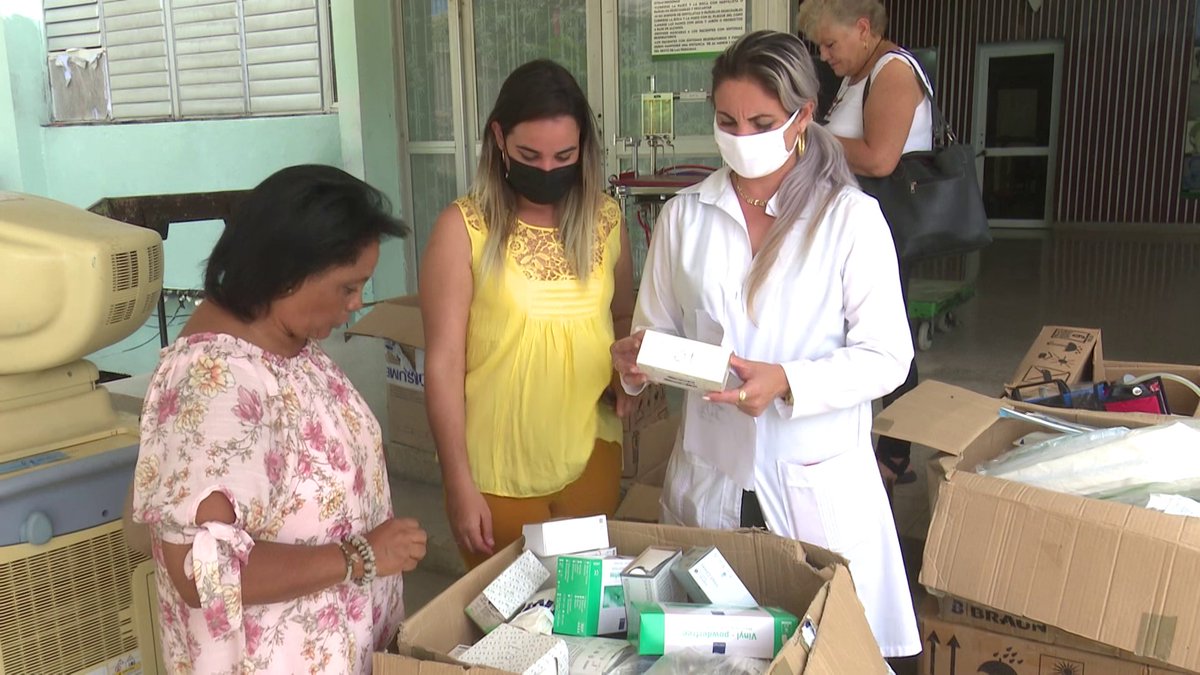 Donativo solidario beneficia al sistema de salud en #LasTunas visiontunera.icrt.cu/donativo-solid… <a href="/DiazCanelB/">Miguel Díaz-Canel Bermúdez</a> <a href="/MMarreroCruz/">Manuel Marrero Cruz</a> <a href="/Ilia_Toirac_TV/">Iliana Toirac Ruiz</a> <a href="/MadrazoIsaily/">Isaily Madrazo Sardiñas</a> <a href="/CubanoYoe/">Yoe Hernández Glez</a> <a href="/26deLasTunas/">Periódico26</a> <a href="/tiempo21cuba/">Tiempo21</a> <a href="/RenGallego3/">René Gallego</a> @JaimeErnestoC <a href="/GobiernoCuba/">Gobierno Cuba 🇨🇺</a> <a href="/MINSAPCuba/">Ministerio de Salud Pública de Cuba</a> <a href="/japortalmiranda/">José Angel Portal Miranda</a> @VivianaDps <a href="/diazbardon/">Natasha Díaz Bardón</a>