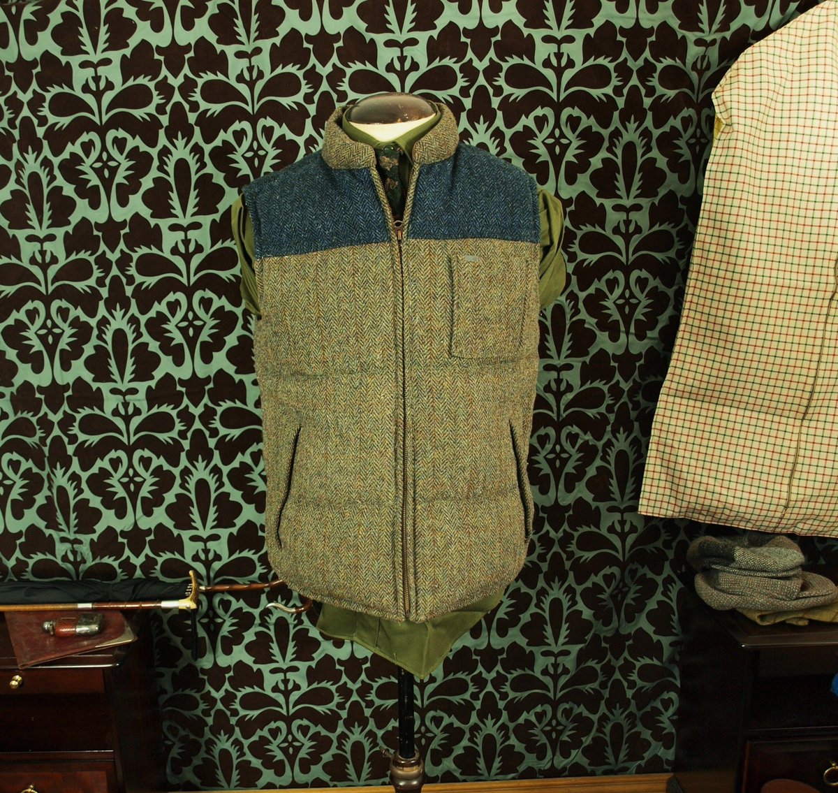 newfanglednatty's tweet photo. At https://t.co/vbGUcpJ75l Mens Harris Tweed Bodywarmer Down and Feather Size 40 inch Medium by Timberland , item link https://t.co/YpmMlUXlNg https://t.co/cuqP2Fwz6N