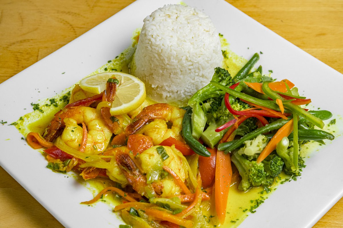 Dive into our mouthwatering Curry Shrimp dish and let the aromatic spices transport your taste buds to culinary paradise! 🍤✨
#CurryShrimp #FlavorfulDelights #FoodieCravings  #brooklynfood #brooklynlife #hellobrooklyn  #brooklynnyc  #caribbeanfood #jamaicanfood #soulfood