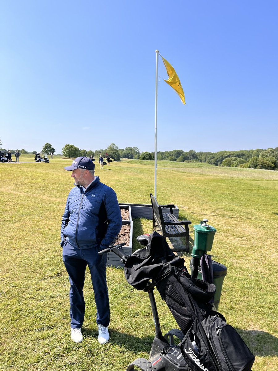 teeto_pin's tweet photo. Amazing day at @hydecharitabletrust golf day @farleighgolfclub https://t.co/23bfAhvy99