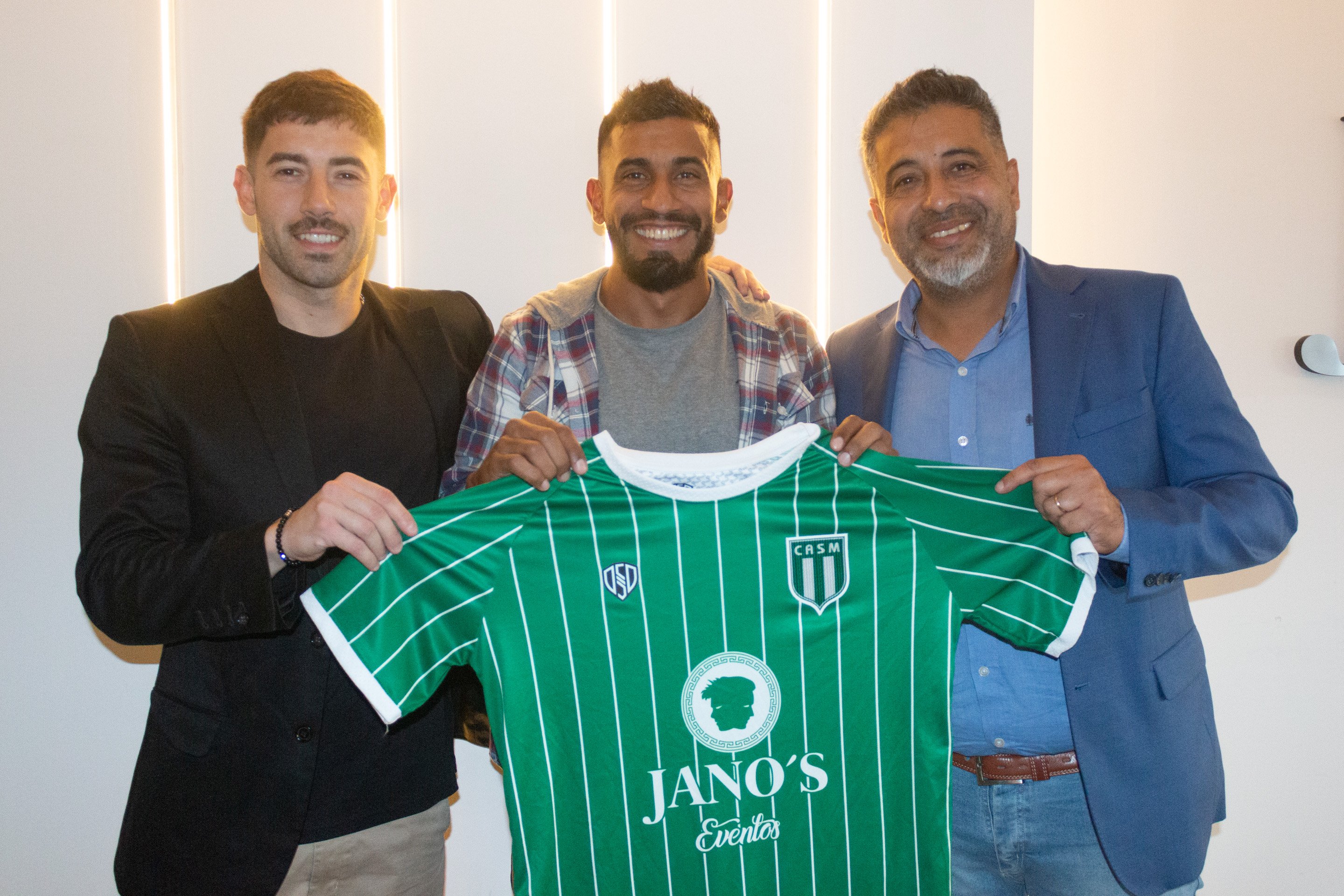 Club Atlético San Miguel on X: El Club Atlético San Miguel informa que  Cristian Chavez ( Delantero, ex Cañuelas ) estampó su firma y es refuerzo  del equipo de Gustavo Coleoni. El