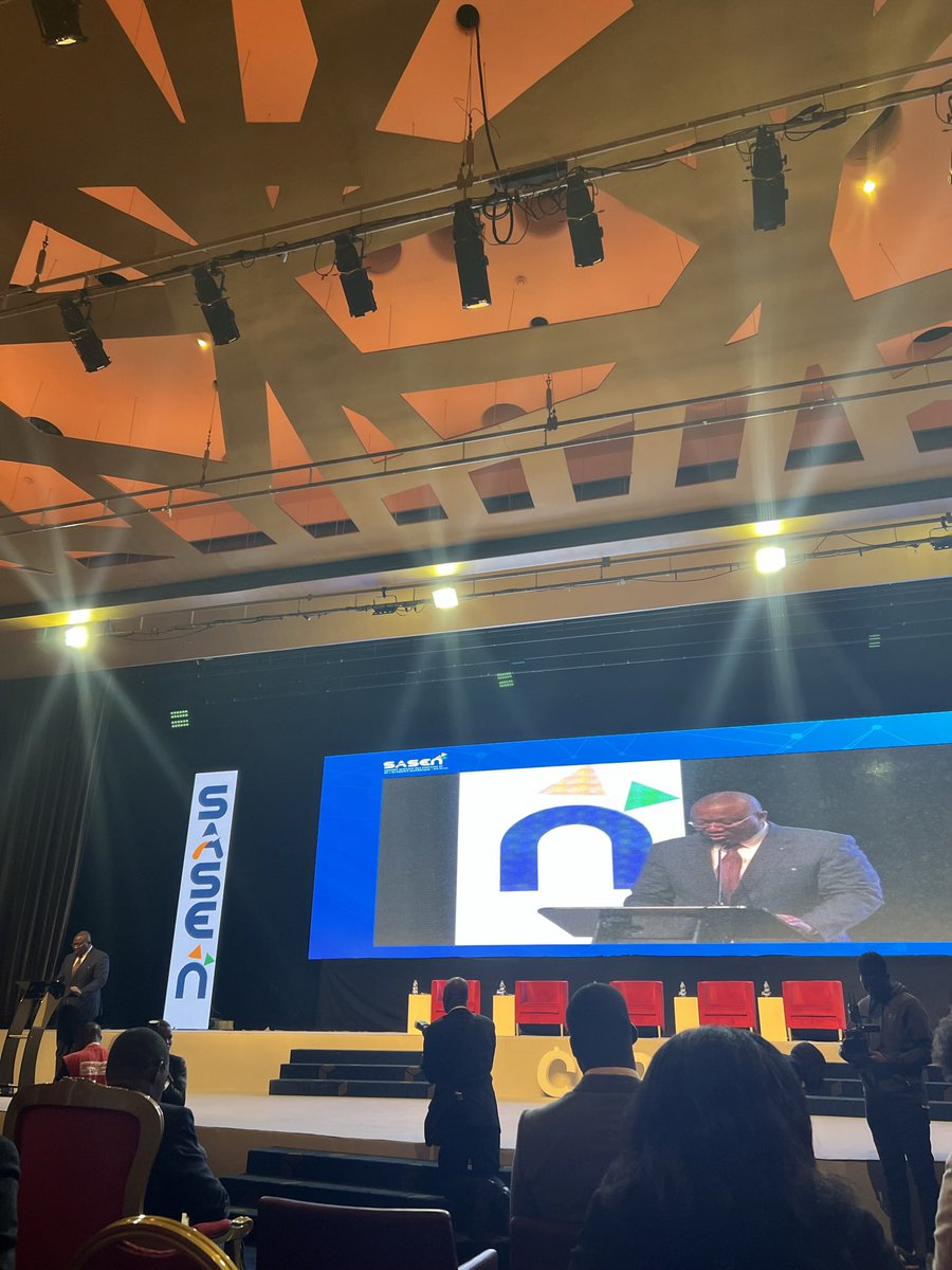 Le saviez-vous ⁉️

Les #startups africaines ne mobilisent que 1% du financement mondial 🌏 (et l’Afrique francophone seulement 14% de ce petit 1% 💸) alors que le continent représente 17% de la pop mondiale. 

Libérons le potentiel 🚀🚀🚀

#SASEN2023 @MICEN_CI <a href="/SASEN_CI/">Sommet Africain des Startups</a>