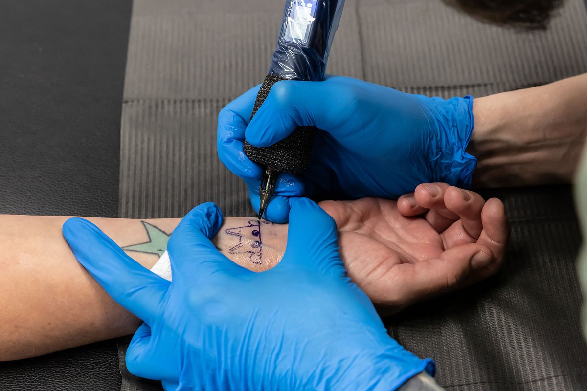 Only 8 spots left for our flash CAT TATS Round 2 fundraiser with Black Market Tattoo this Sunday, June 11. You must pre-register to get a spot! $50, $100, $150 cat tats. 60% proceeds to Furget Me Not Animal Rescue as part of this year's #YEGCatFest! edmontoncatfest.com/cat-tattoos-fo… #yeg