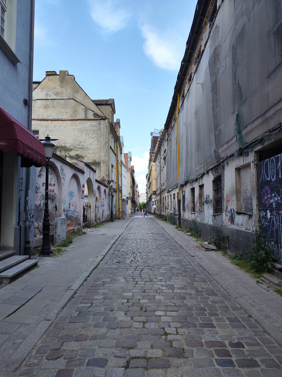 Tuteyshi's tweet photo. Poznan streets: https://t.co/41NkUhhzkI