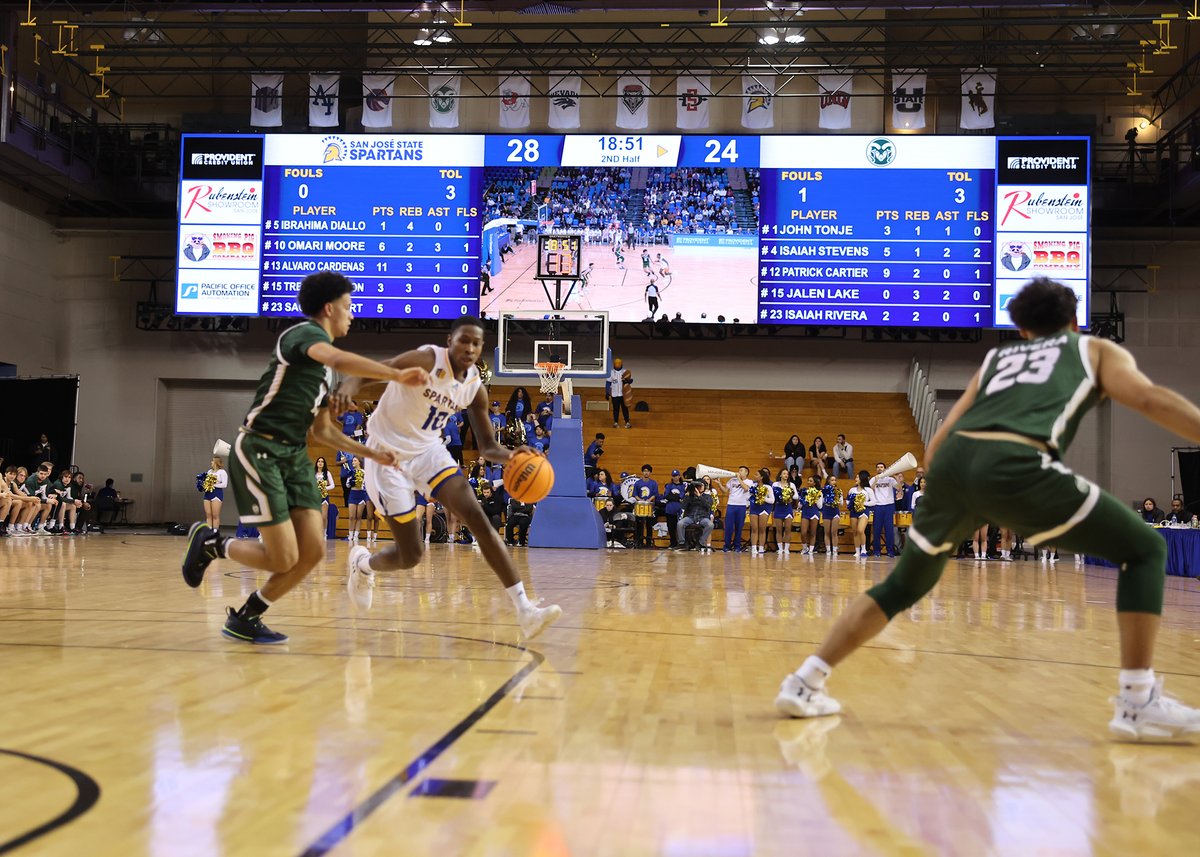 SJSU partners with @Daktronics for Largest Video Display at a Collegiate Basketball Facility. The Spartans launched the new video board in 2022-23 for basketball and women’s gymnastics.  

🗞️| bit.ly/42q7AqY

#AllSpartans #DakCollege