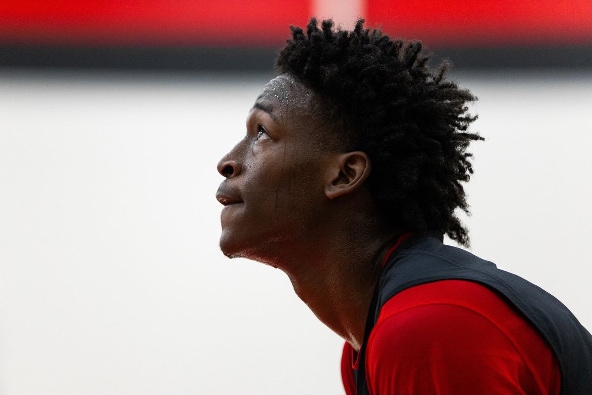 trailblazers's tweet photo. workin 👍 

PHOTOS » https://t.co/YPrRYe55mb https://t.co/St3fXV6l6t
