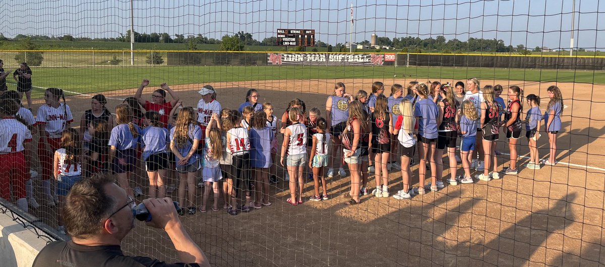 LMHS_Athletics's tweet photo. Youth night at home softball games tonight! In just a few short years they will be out playing for the Lions!!! ⁦@LM_Softball⁩ https://t.co/n3WamM8Pjw