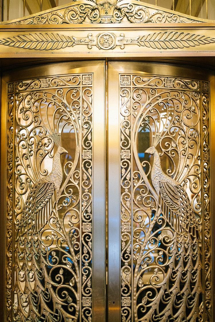 JessMarunde's tweet photo. @Culture_Crit The Palmer House in Chicago https://t.co/we8224yolO