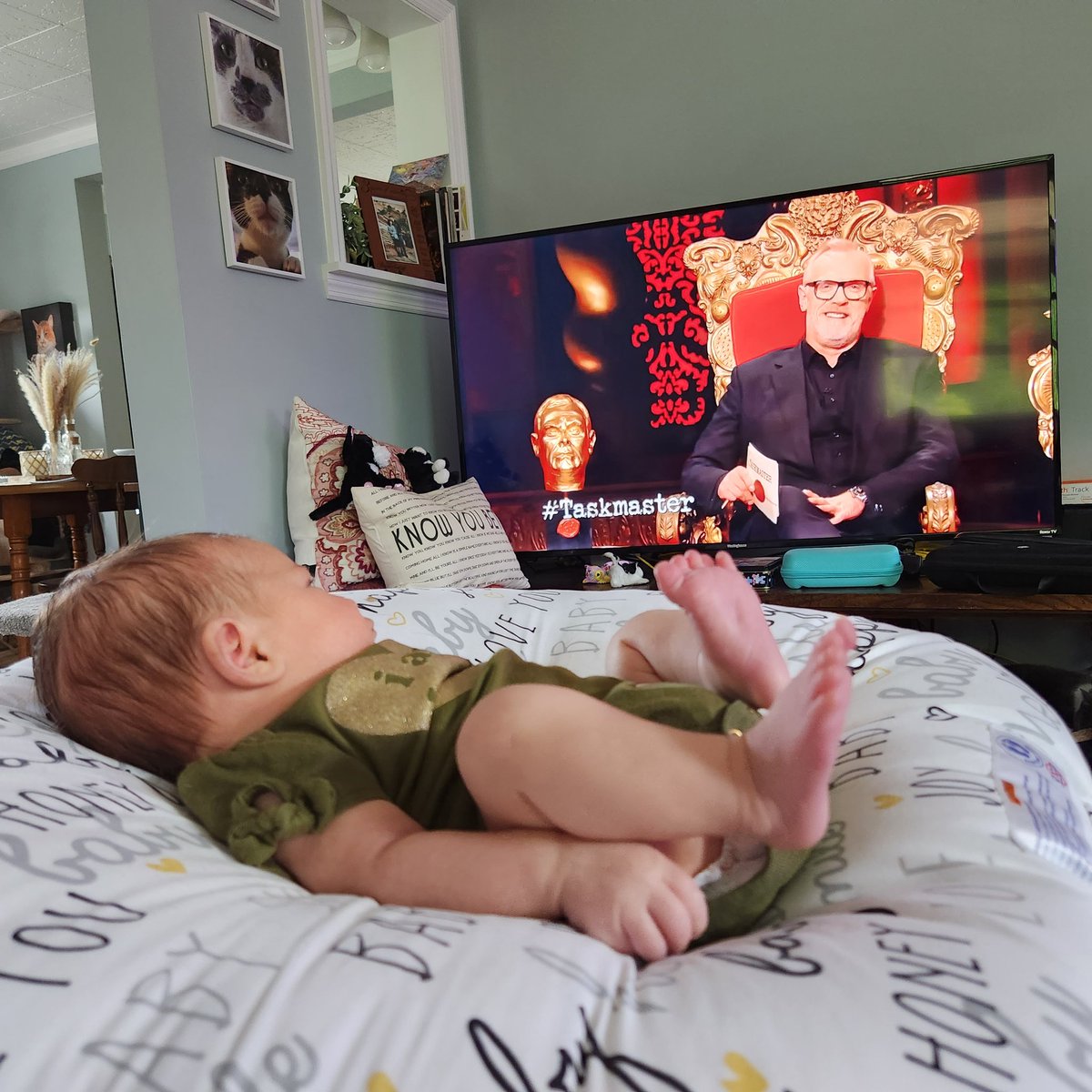 holks_workshop's tweet photo. Like my wife and I, Lydia finds Greg Davies both interesting and a bit frightening. #taskmaster @taskmaster @AlexHorne https://t.co/wOaertwdww
