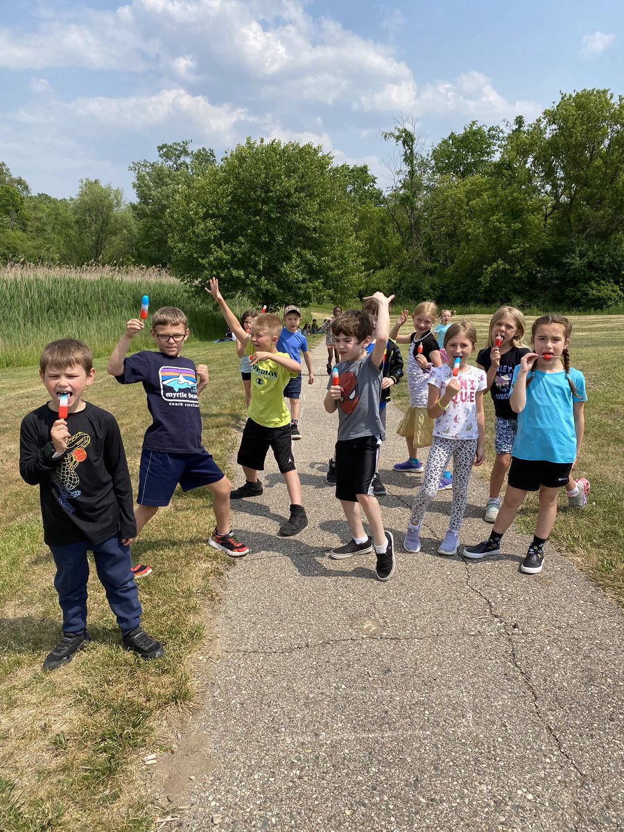 Today we had a Popsicle Party! ❤️💙
