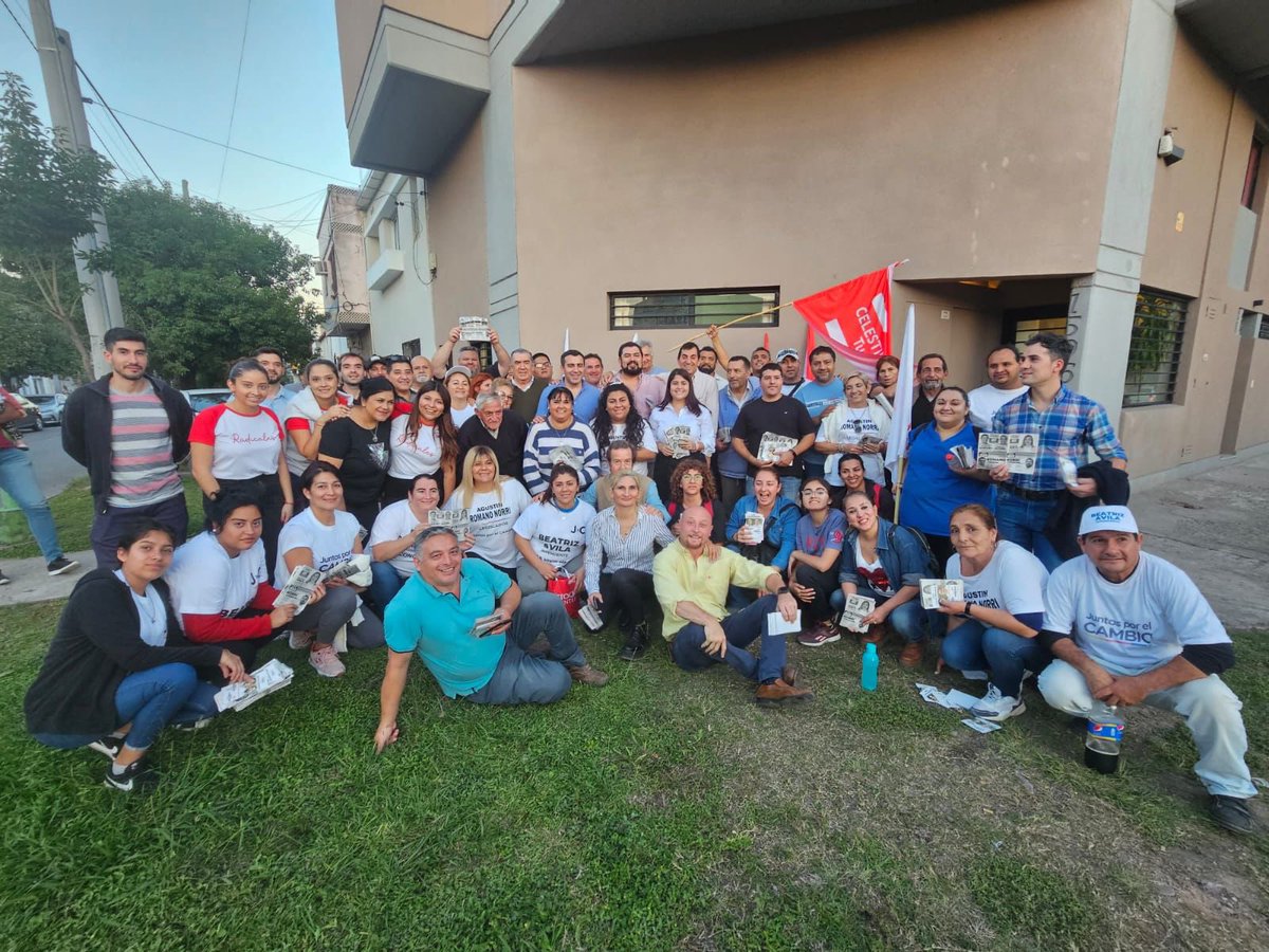 ARomanoNorri's tweet photo. Terminamos nuestro recorrido de campaña por el circuito 7 y 7A. 

Los vecinos acompañan el cambio y están convecidos que este domingo cambia la provincia de la mano de @RSanchezOK y @alfarogerman.

¡Hacia adelante!

#Lista820 #JxC https://t.co/8r9UNAHy6d