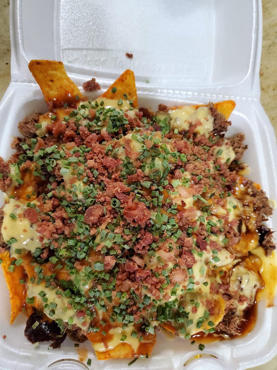 ThatDudeBBQ's tweet photo. I need these nachos in my life again soon 😍🤤 https://t.co/6I8sd8DJ9E