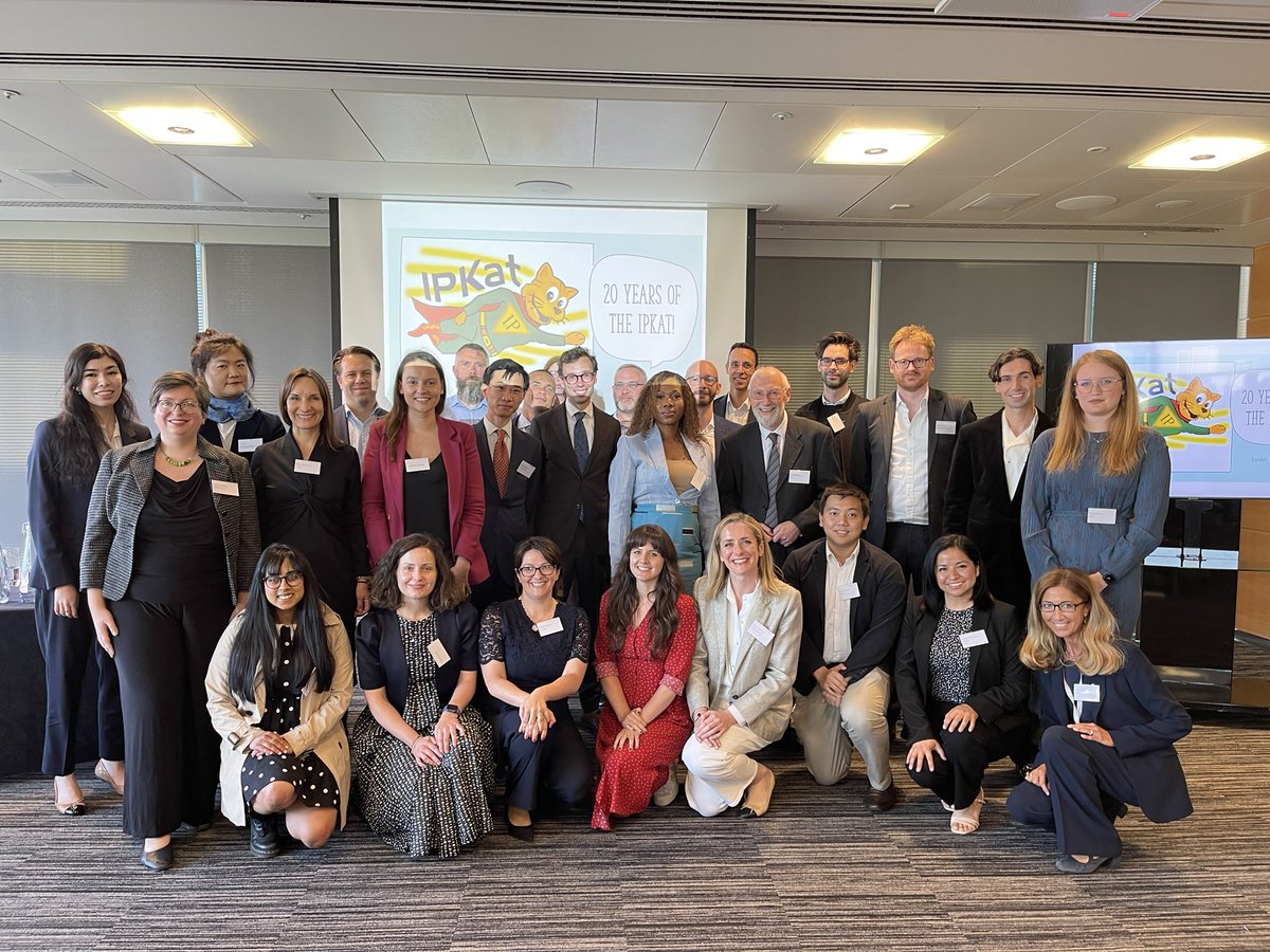 And to conclude … a picture of all current and past Kats in attendance today: to the next 20 years of The IPKat! 🥂🎉🎈