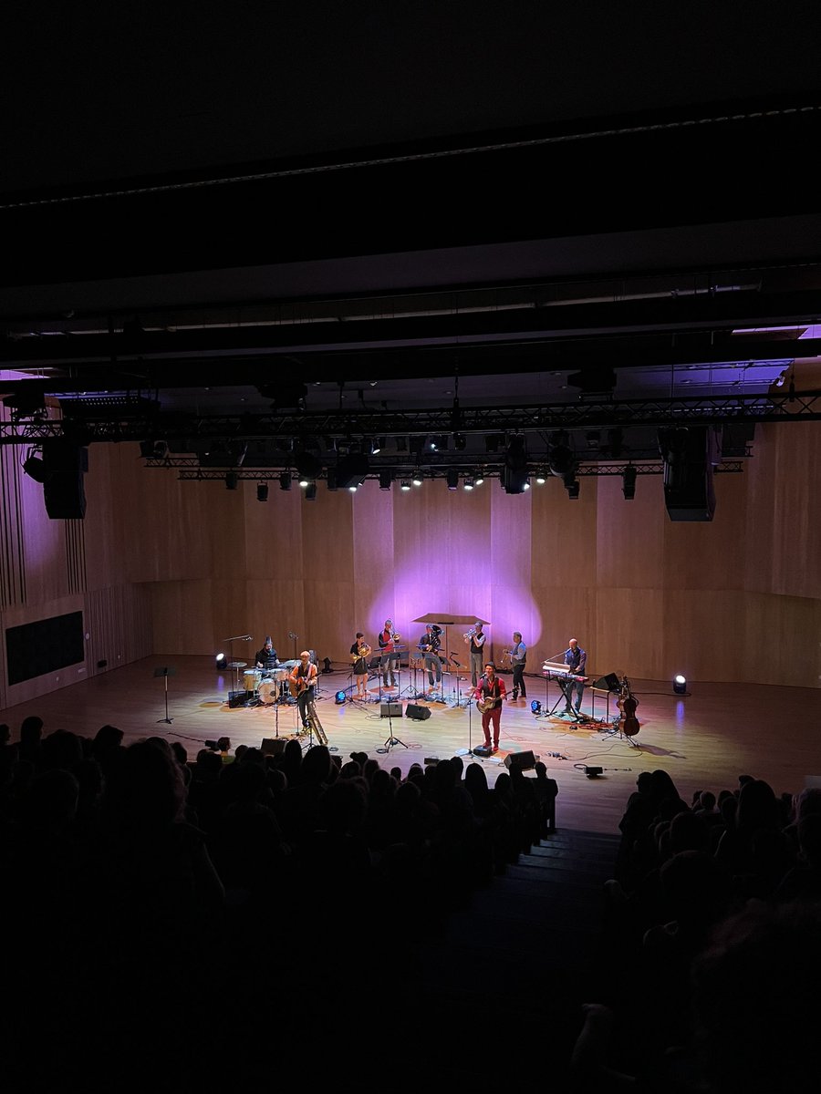 QuentinBussmann's tweet photo. Concerts scolaires pour les écoles de Mulhouse et du 68 avec le Weepers Brass Circus ! Les Weepers accompagnés par un quintette de cuivres au #conservatoire de @mulhouse #eac https://t.co/QVfmasXX43