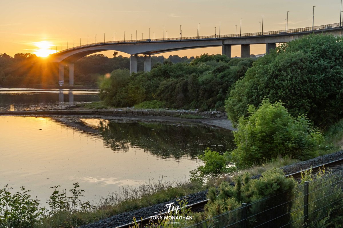 tmonaghanphotos's tweet photo. Sunset at Derry's Foyle Bridge
#Sunset
#Derry
#FoyleBridge
#WatersideGreenway
#NorthernIreland
#Photographer
@barrabest
@WeatherCee
@angie_weather
@bbcniweather https://t.co/KzwOw40d9j