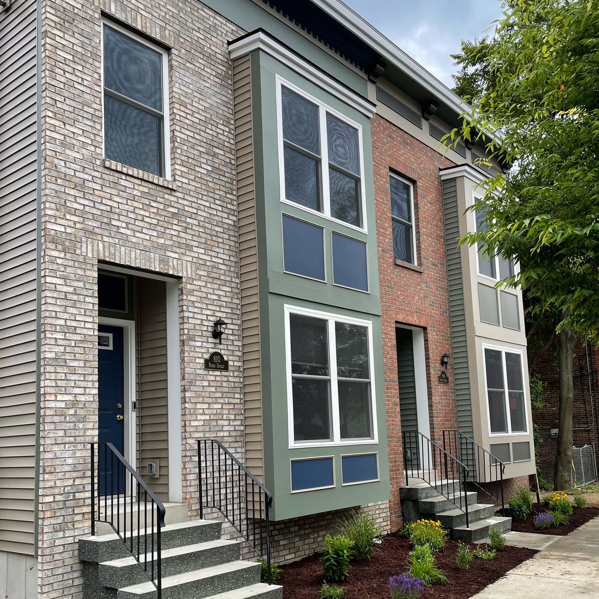 The new houses on River Street are looking gorgeous today! Celebrate all four new Habitat homes in Troy next THURSDAY, JUNE 15 at 3PM. Details &amp; RSVP at habitatcd.org/events/celebra….