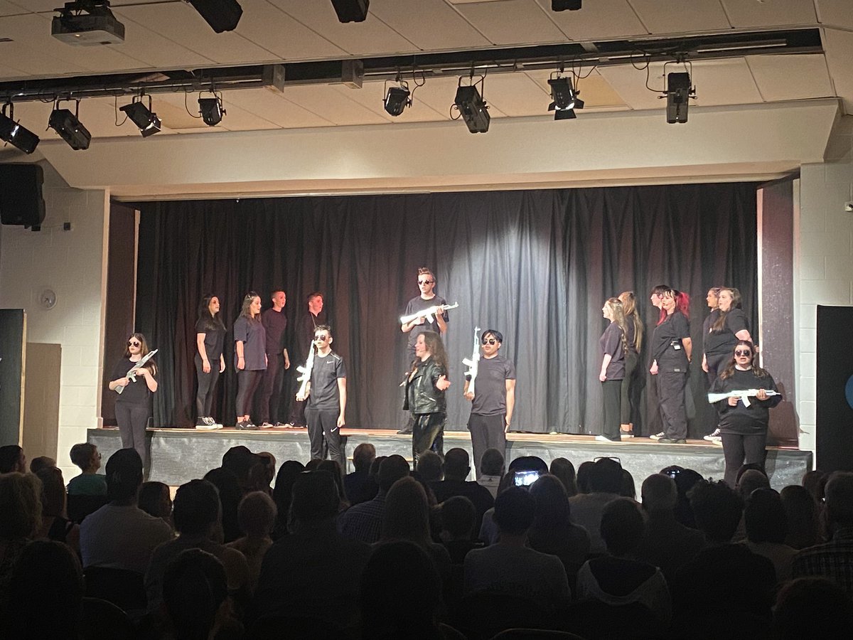 StonelawHS's tweet photo. A fantastic week watching our young people in We Will Rock You. Outstanding commitment and ambition from all #buildingtomorrowtoday https://t.co/yWa5KB5noH