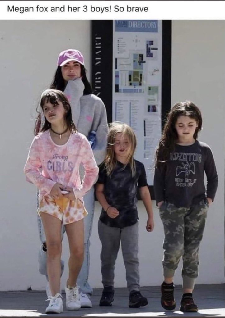 اخبار متداولة:

الممثلة ميغان فوكس تجبر "اولادها" الثلاث على ارتداء الازياء النسائية واجبارهم على اخذ الهرمونات لتحويل جنسهم. !!