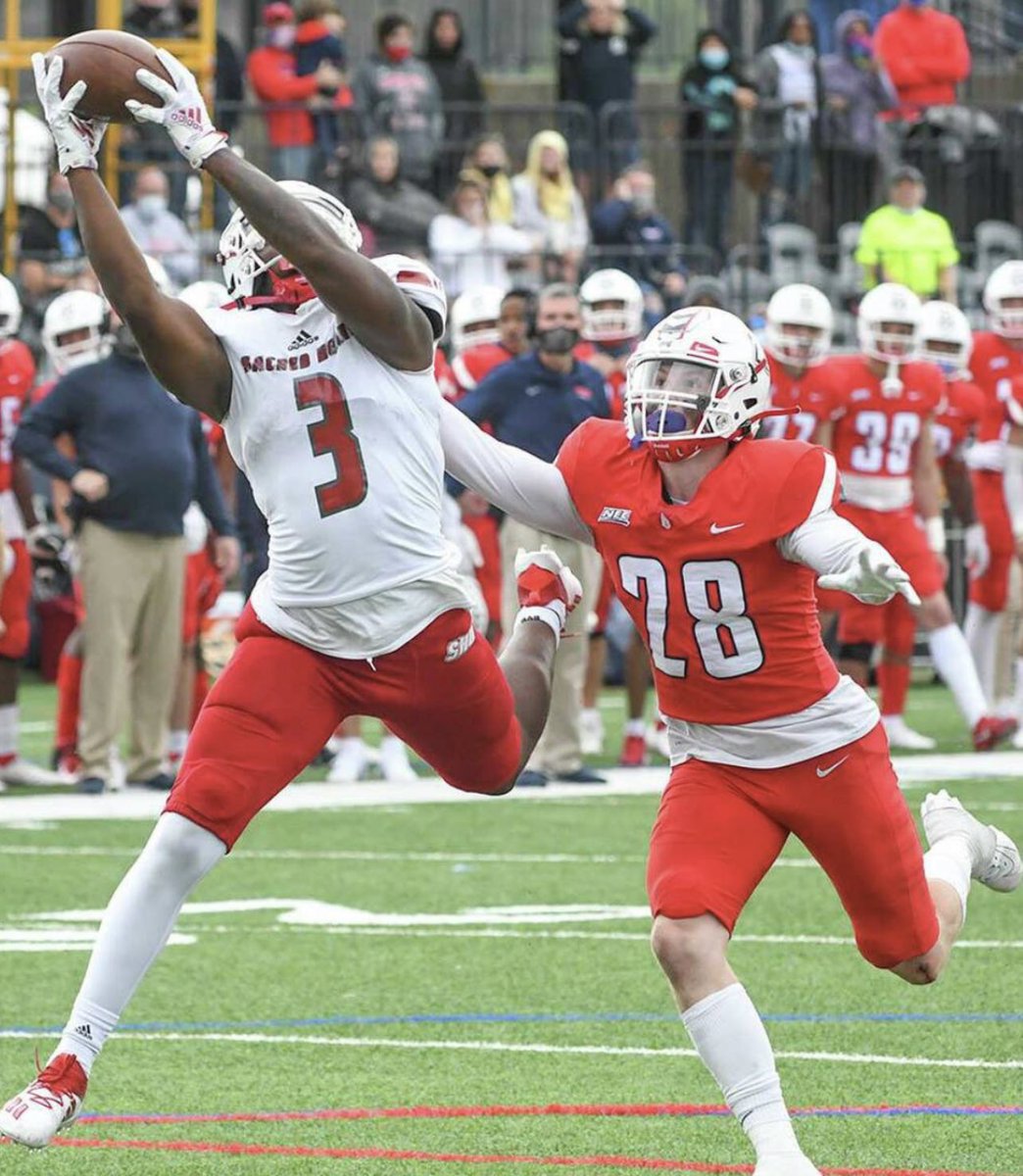 LiamGilmore55's tweet photo. Thankful and blessed to receive an offer from sacred heart!💥 @SacredHeartFoot @CoachWoodring71 https://t.co/Rjmvxao7xN