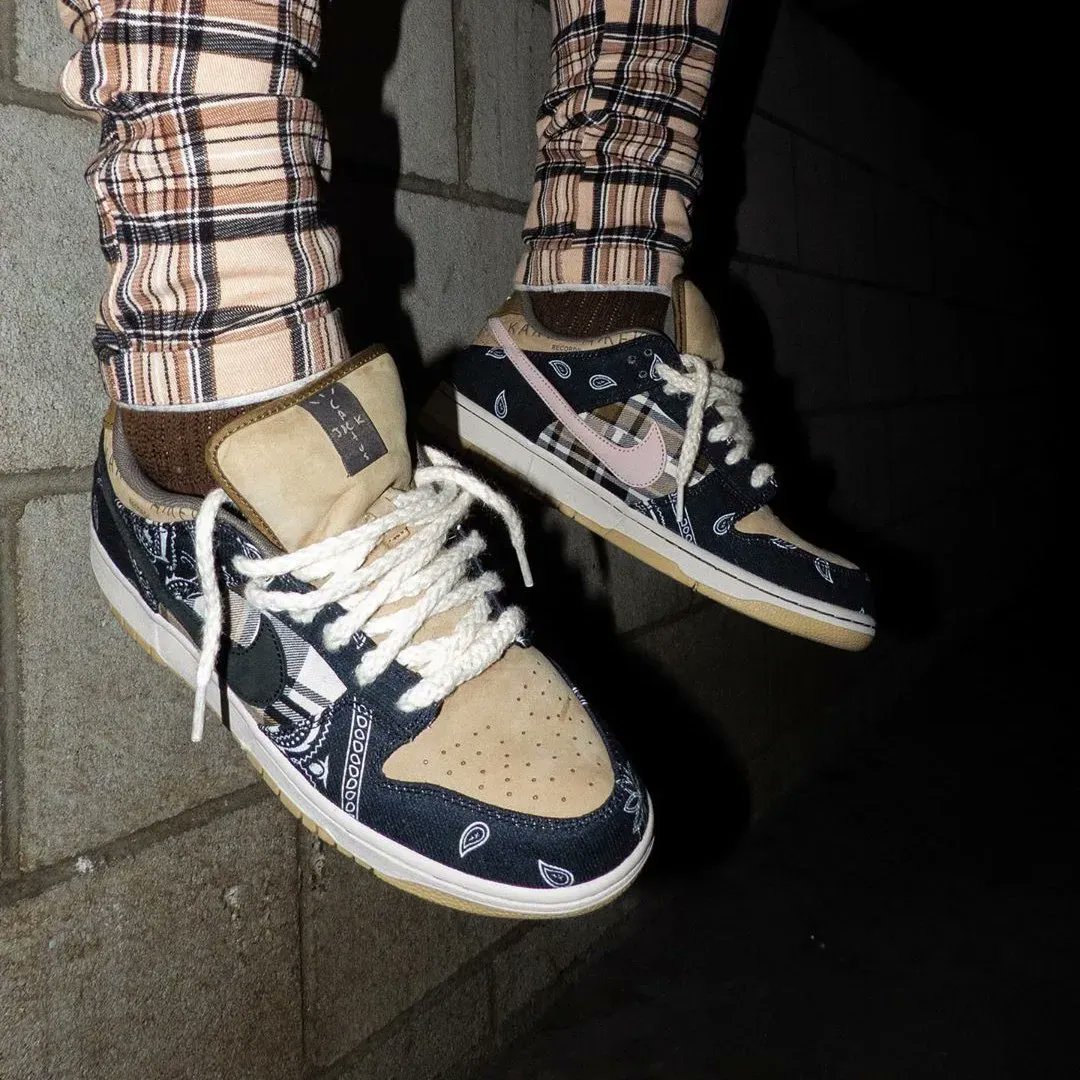 JustFreshKicks's tweet image. The Travis Scott x Nike SB Dunk Low will not be restocking 🌵 bit.ly/3BWxl7x