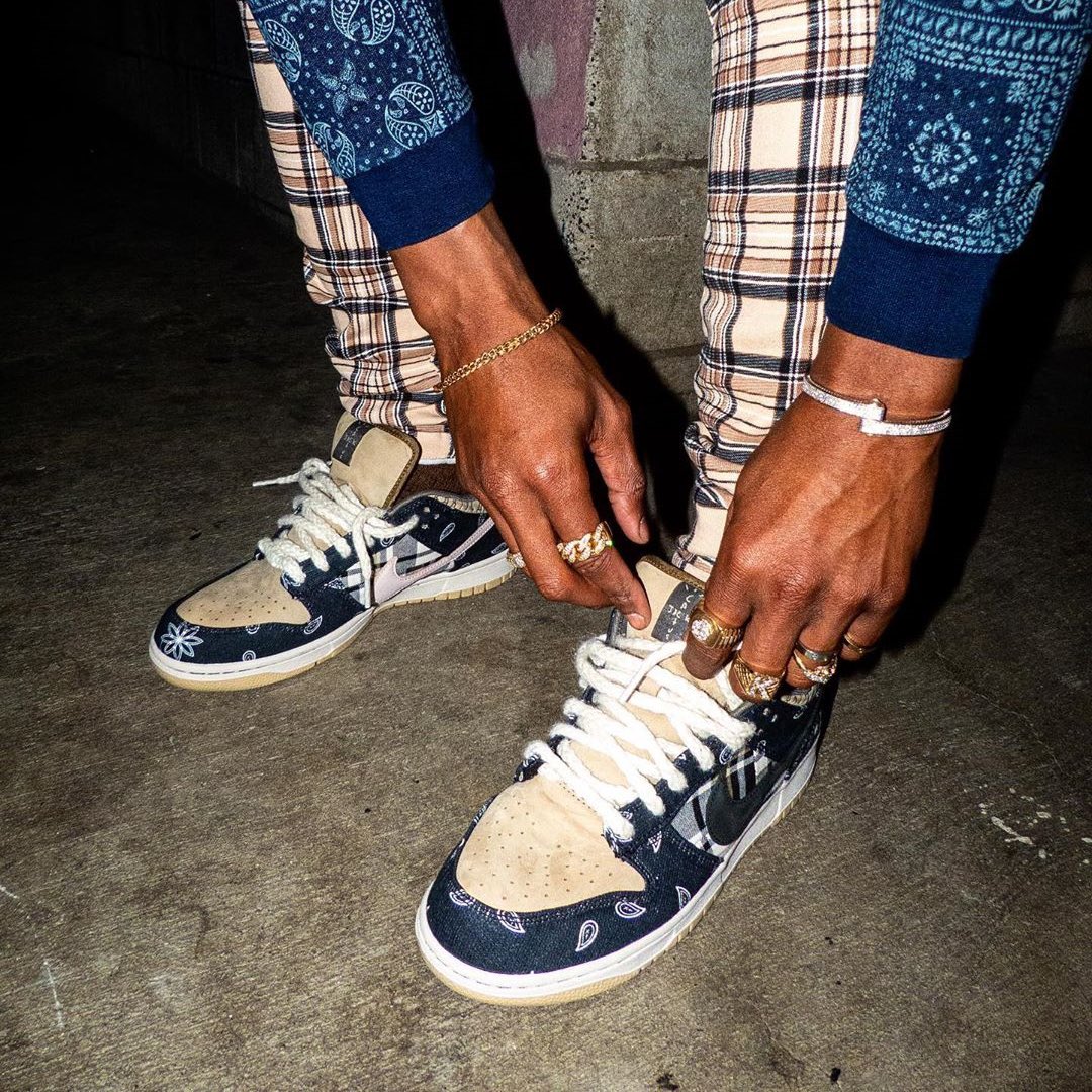 JustFreshKicks's tweet image. The Travis Scott x Nike SB Dunk Low will not be restocking 🌵 bit.ly/3BWxl7x