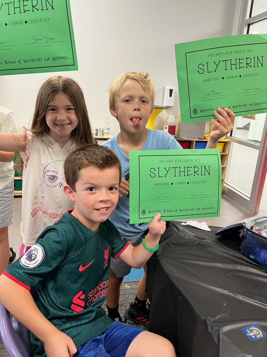 "Differences of habit and language are nothing at all if our aims are identical and our hearts are open" - Albus Dumbledore 🪄