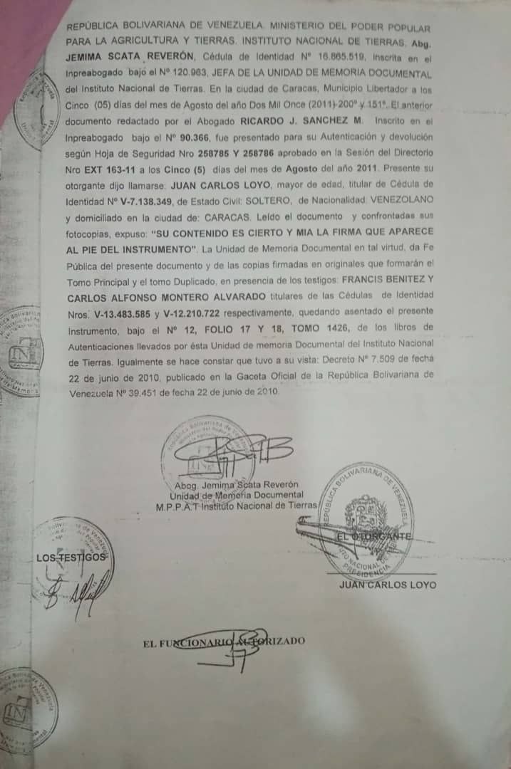 La invasión en la parcela donde tienen su casa en Carayaca, amenaza la seguridad de Ana Granados y de su esposo. Las autoridades competentes han hecho caso omiso a la denuncia de esta pareja de la tercera edad. <a href="/TarekWiliamSaab/">Tarek William Saab</a> <a href="/MinpublicoVEN/">Ministerio Público venezolano</a>