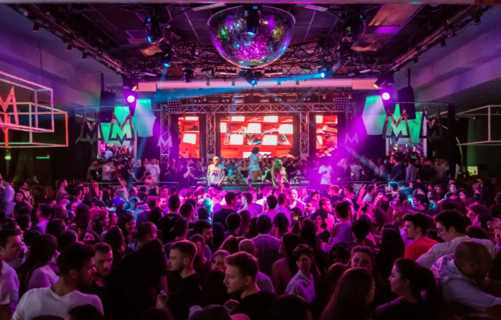 OCLApartybus's tweet photo. Nightclubs are known for their vibrant and dynamic atmosphere, where people gather to enjoy music, dance, and socialize. In some cities, nightclubs have taken the experience to the next level by introducing unique nightclub vehicles.

Read more...

https://t.co/aof15VaTAD https://t.co/chW7uH9ugb