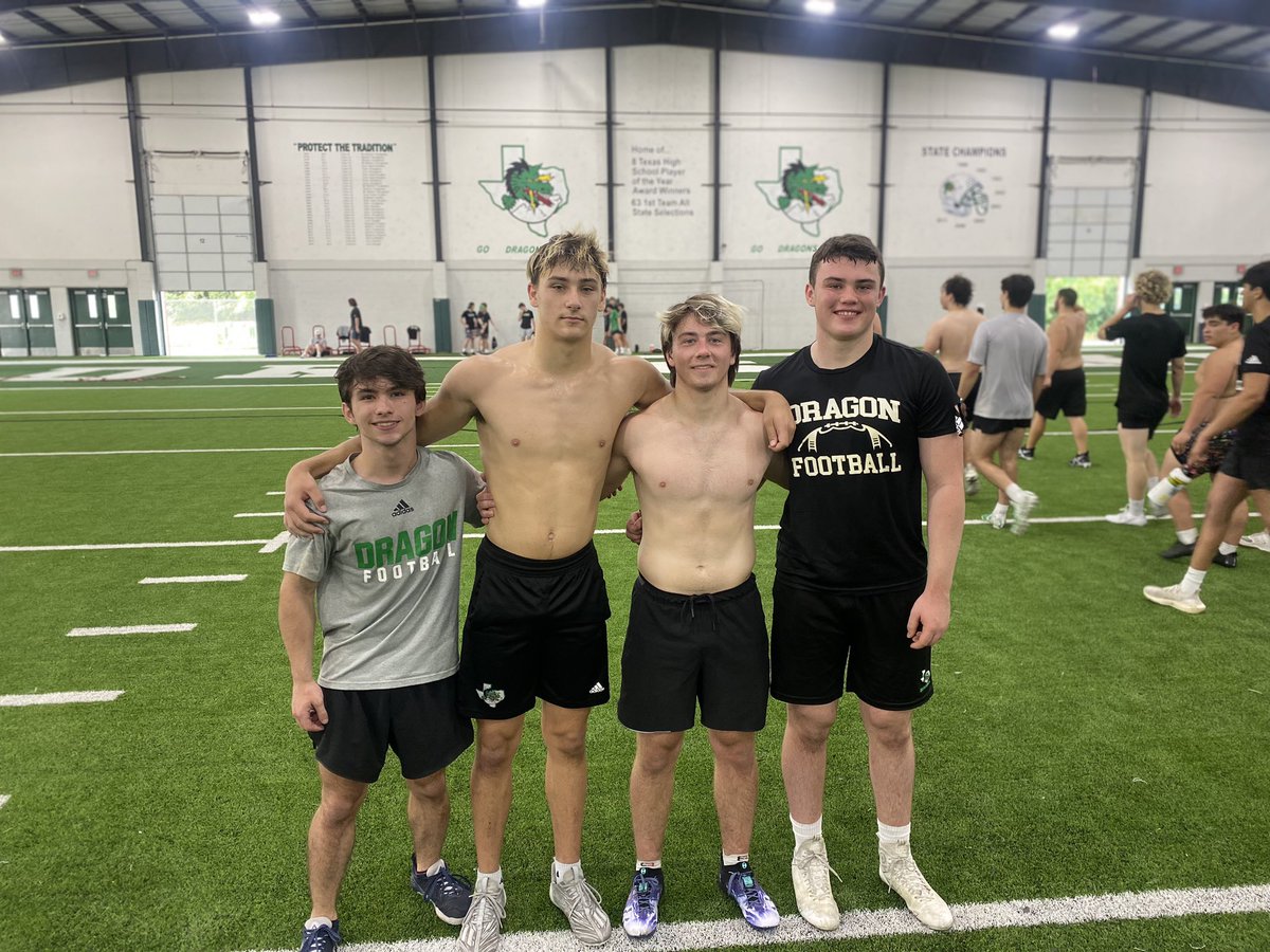 PCnowisthetime's tweet image. Two decades of helping #protectthetradition and the Carroll Dragons didn’t disappoint Week 1! 

Congrats to our 🌟’s of the week!
HI1- Tyler, Carter, Clayton, Jackson
HI2/Adv- Connor, Dylan, Brian, Greyson
Female- Olivia