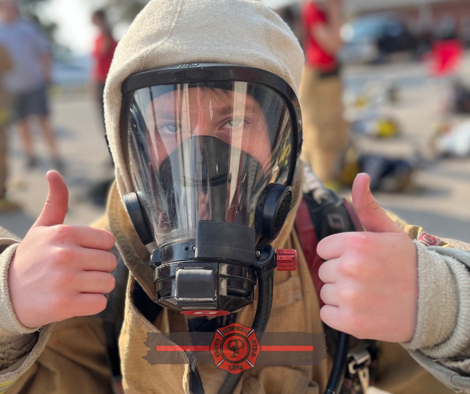Whoa these kids worked hard today🥵!! We are so proud of our Teen Academy Recruits for all of the hard work they put in over these two days!

#firefighters
