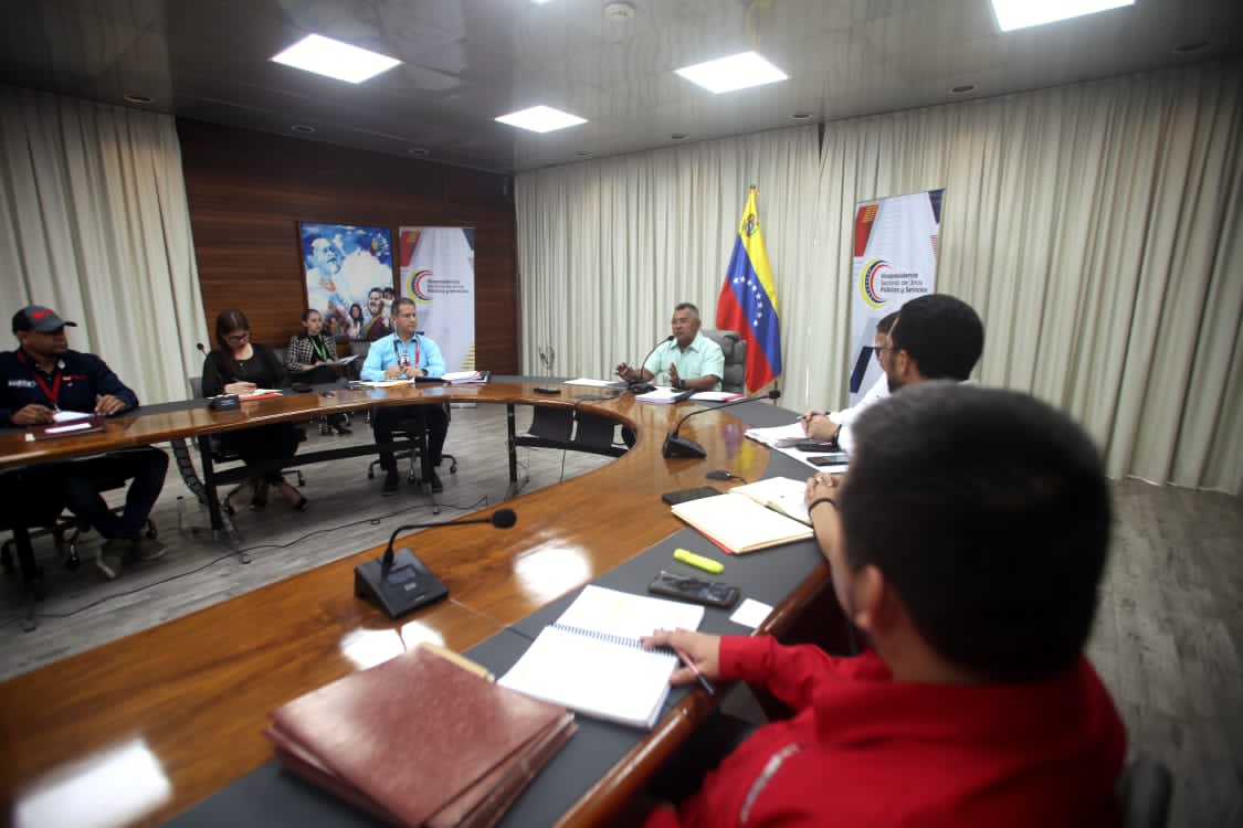 viceservicios's tweet photo. #EsNoticia || G/J @NestorLReverol lideró este jueves una reunión extraordinaria de trabajo con los Gerentes Estadales de Gas Comunal

#PoderPopularActivo https://t.co/AOeUlJW6OF