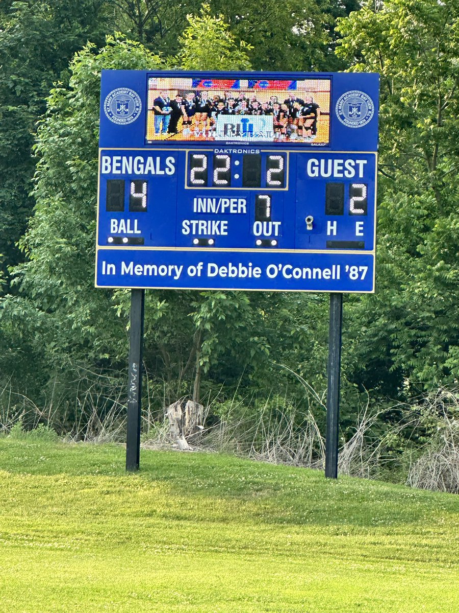 From <a href="/jpharrw/">Jen Wasson</a>: <a href="/BVBengals/">Bay View Athletics</a> walk it off in the bottom of the 7th, knocking off <a href="/GoBlueClippers/">Cumberland Athletics</a> in the <a href="/RIIL_sports/">RIIL</a> softball state tournament 🥎 <a href="/wpri12/">WPRI 12</a>