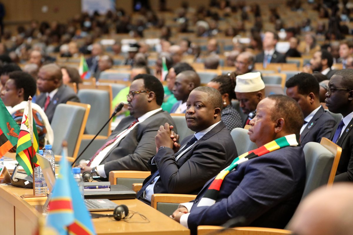 HHichilema's tweet photo. Agreed at #ComesaSummit to change the narrative by working closely together with the aim of attaining economic integration for a thriving #COMESA that builds wealth & prosperity for all our peoples. 🇿🇲 🌍 #aBrighterFuture https://t.co/66HJx3fqSr