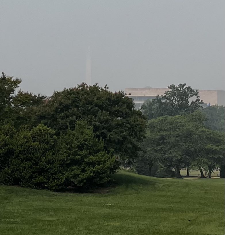 Seems fitting that the sky over DC was blanketed by hazardous air as a bunch of the #RightToZero team pushed electeds to #ElectrifyEverything. If we want a livable future where we can see landmarks and enjoy breathing, we’re gonna need to ramp up our fight against fossil fuels.