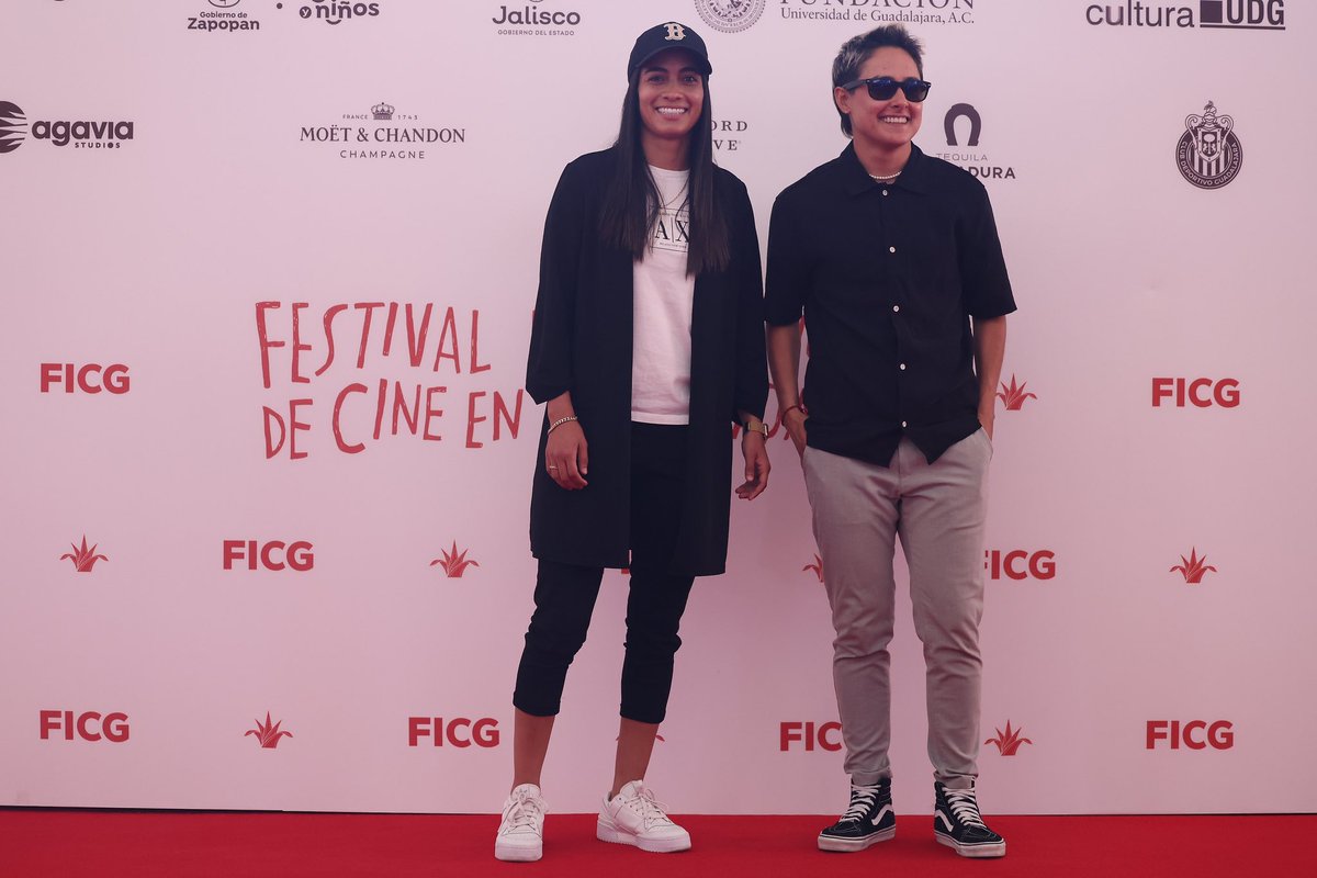 ChivasFemenil's tweet photo. 🔥🔝Con qué nivel se vivió la alfombra Rojiblanca del estreno ‘Raíces’ en el @FICGoficial 🔴⚪️ https://t.co/iCksoJmPyZ