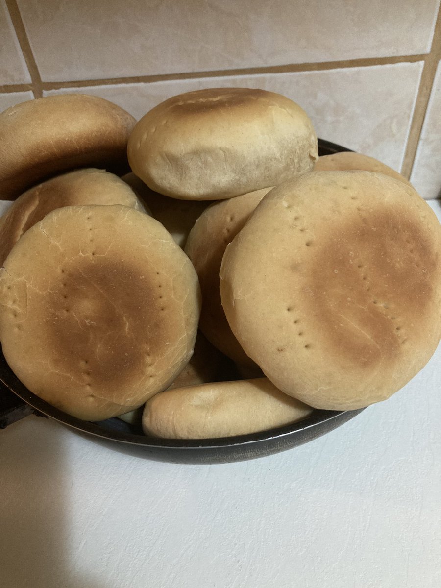 Barrisant's tweet image. Ya mis bellezas abstractas😂😂 están invitad@s a tomar once 😋