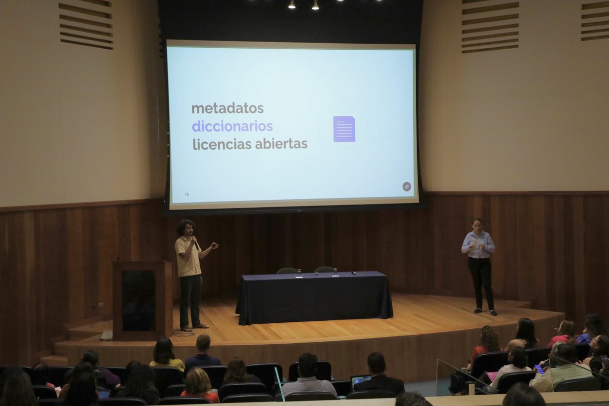 INFONLMX's tweet photo. El taller🗣️sobre el #ValorPúblico y utilidad de los #DatosAbiertos🔓impartido por Ana Restrepo de @makaiaorg y Abraham Toriz de @codeandomexico, cerró con broche de oro🪙las actividades del #DataWeekNL23 👏
#SujetosObligados👩⚖️
#SociedadCivil🔎
#Academia🎓
#Periodistas📰 https://t.co/2YAeoXV9JL