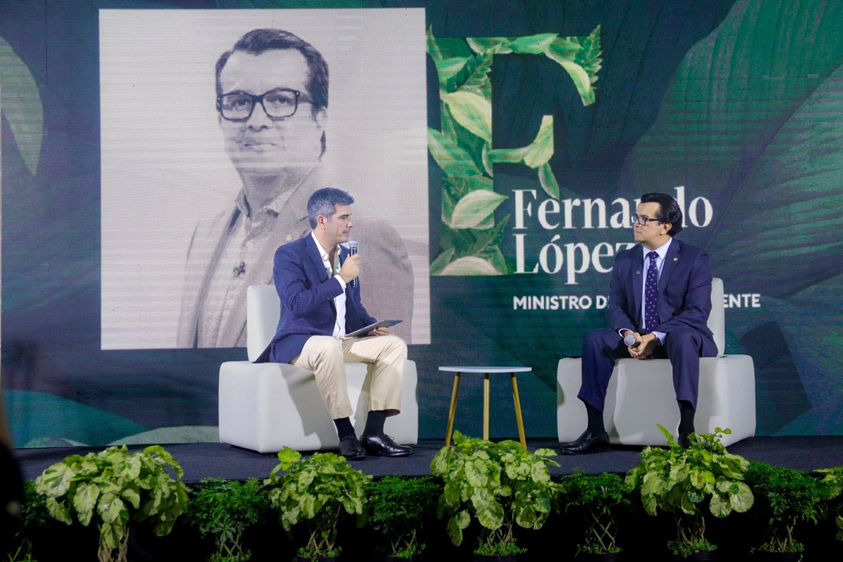 En el #ForoForbes, el Director Editorial de Forbes Centroamérica y República Dominicana, Eladio González, entrevista a nuestro Ministro, @lopezfernando, sobre “Las claves para un futuro sostenible”. #EconomíaVerde #ForbesSostenible ♻️