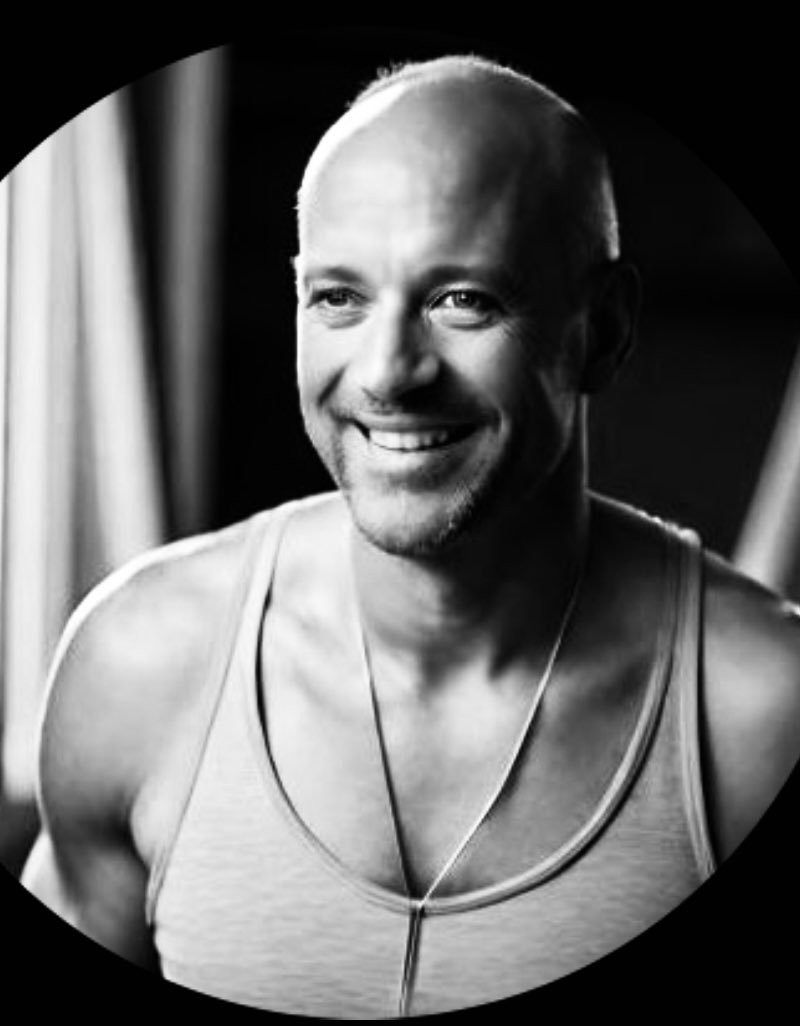 JusteSteve's tweet image. Ça l’air qu’il faut poster une photo de nous en noir et blanc. Ben voilà!