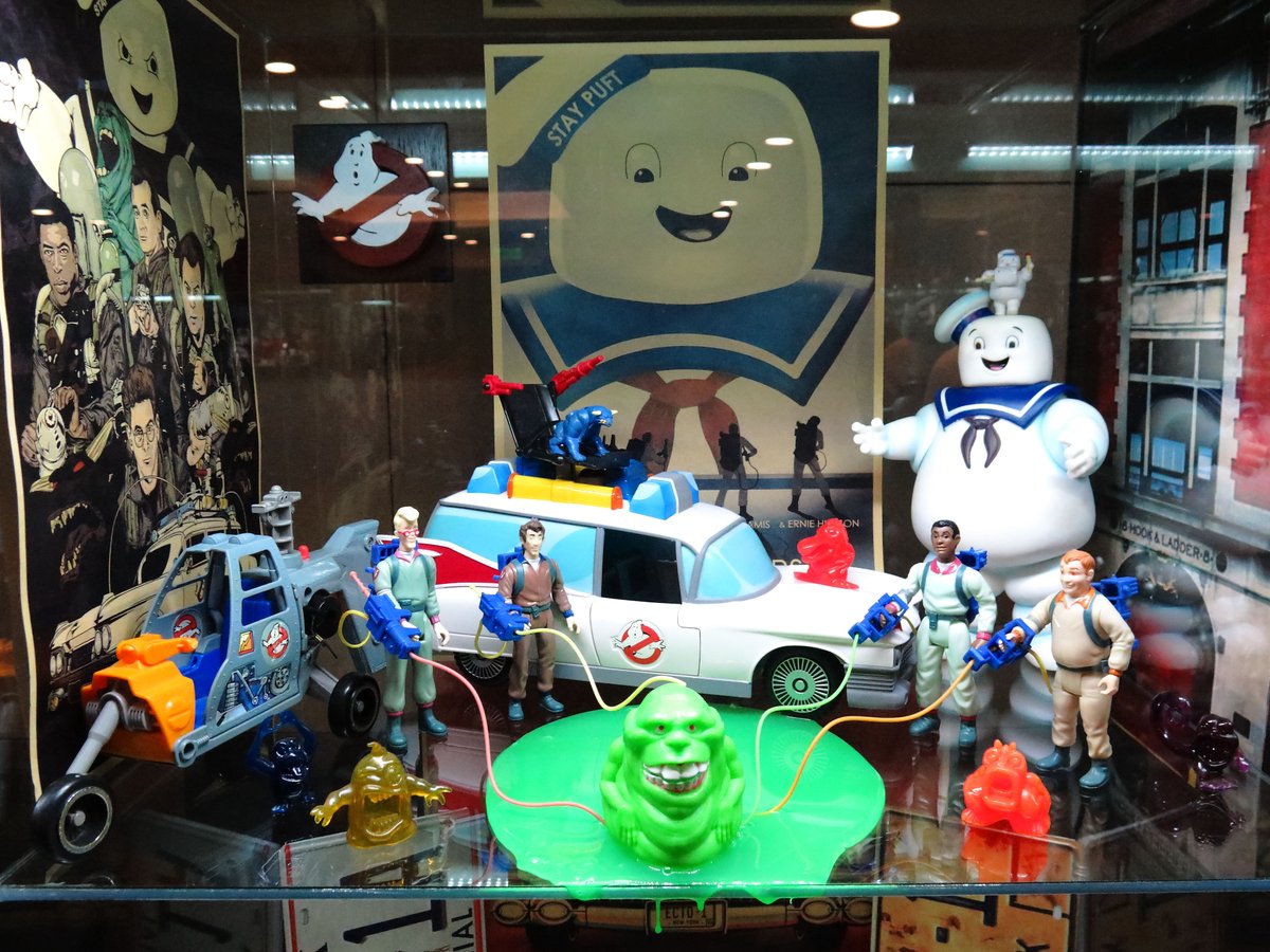 More celebration of #GhostbustersDay here, this time with the four Ghostbusters trying to capture Slimer and crossing the proton pack streams.
Note the StayPuft Marshmallow Man in the background👻🚫🚙 📷😀

Taken at ToyCon Phils 2022, SM Megamall, Mandaluyong City, Philippines
