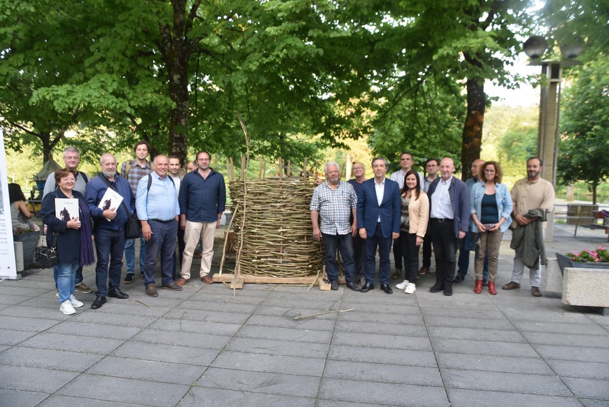 RedHorrea's tweet photo. GRUPO HORREA: Asociación internacional que agrupa a @apatrigal (Galicia), @amigosdelhorreo (Asturias), Amigos del Hórreo Cántabro, Asociación La Brusenda (León), #APRUPP (Portugal centro), #FAUP (Porto) e Investigadores de Euskadi y Navarra https://t.co/u2XiOwvYJI