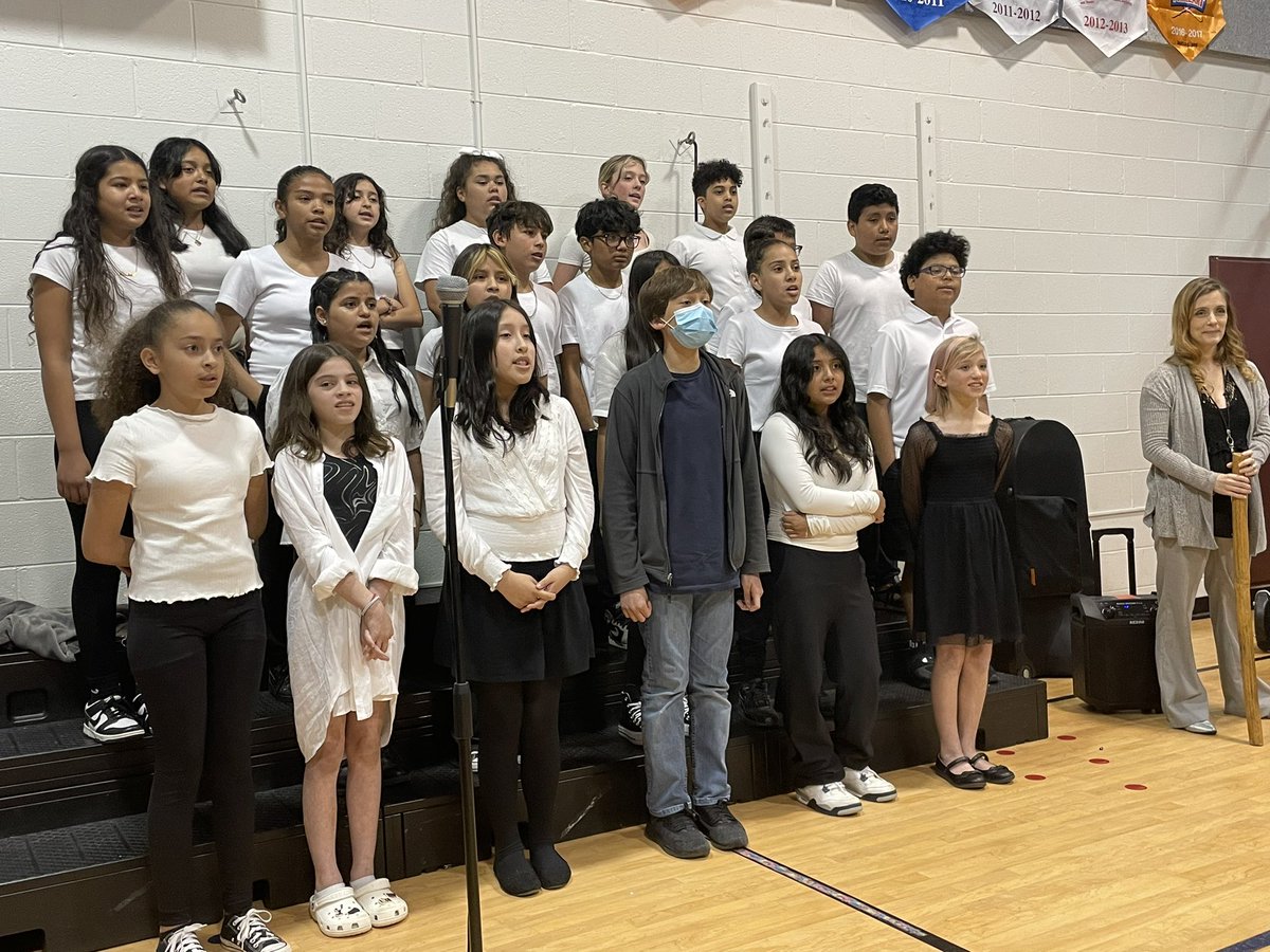 Music brought our Crestwood community together today! It was great to have so many parents and families join us. Bravo to our band, orchestra, and chorus — a superb spring concert! <a href="/CWESMusicians/">CrestwoodESMusic</a> <a href="/FCPSR3/">FCPS Region 3</a>