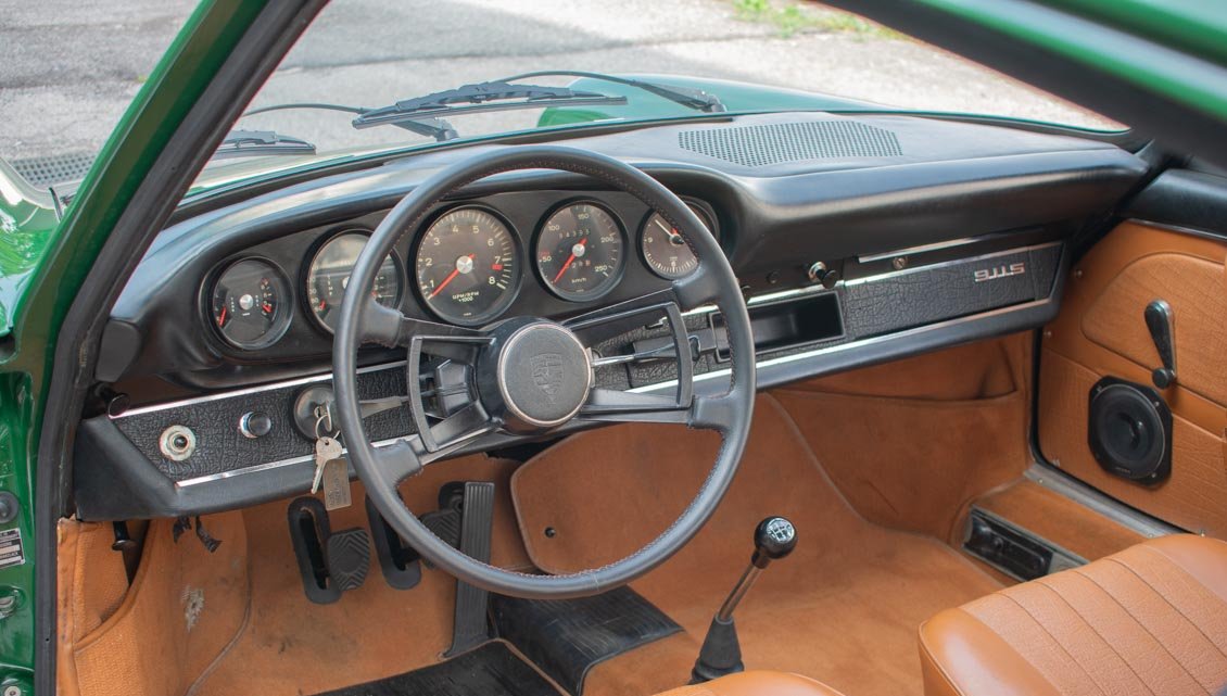 UltimativCars's tweet image. While SLOWLY getting back into my pre-pandemic job-mood, I stumbled about this gorgeous #Porsche #911S from 1968 (so, 1 of 1,823 units) in South Europe, which I like that much, that I decided, to find a new customer for.

I'll try to visit/see it personally in the next weeks ...