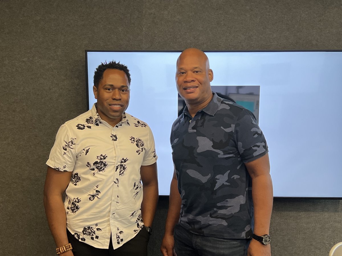 BrownBaptist's tweet photo. Thank you, Stan Bell of WDIA, @SherryMackey of @957Hallelujahfm, and @ChipWashington1 of WLOK for having #DerrickAnderson and former Memphis Police Director #ToneyArmstrong as they spoke about the Security Seminar.

#bmbc #WLOK #WDIA #Memphis #Southaven #yearofhousing #seminar https://t.co/Cg6XFC7Ltn