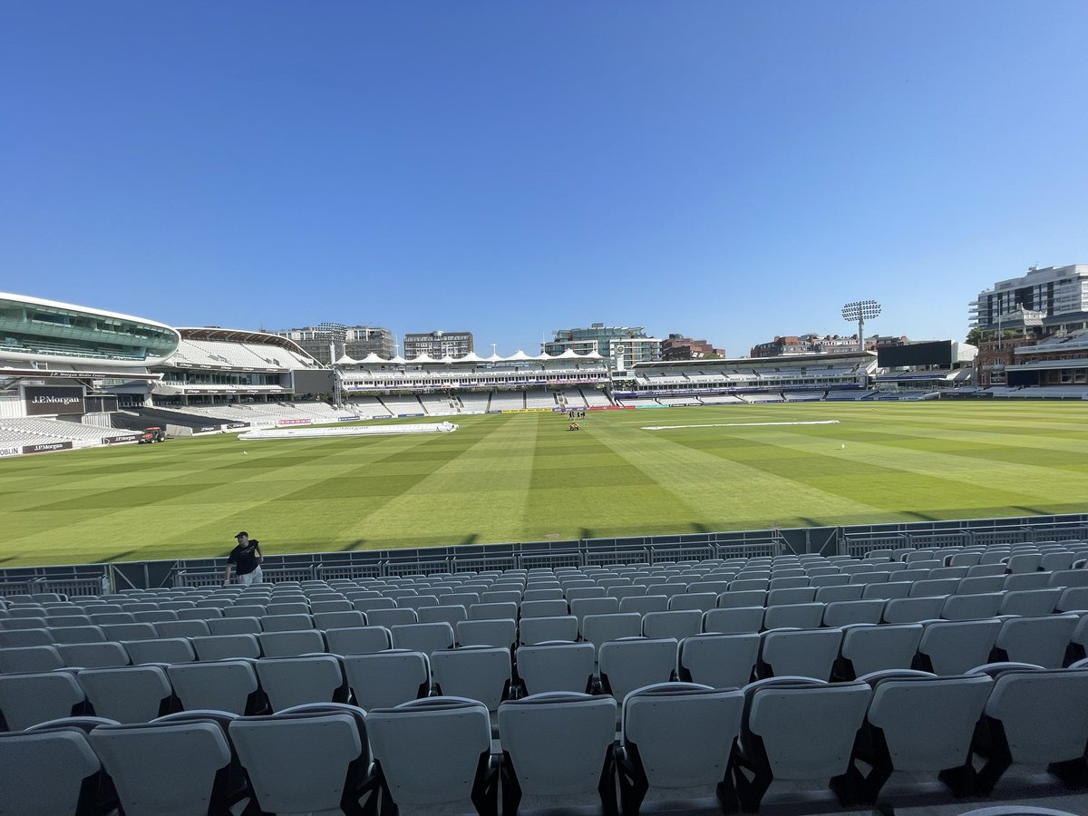 Stergy96's tweet photo. 2 tours in one day capping it off with a tour of Lords; the home of cricket. Another thing ticked off on the bucket list, and yes that is the real ashes trophy and it will be heading back to Australia very soon @UCSportMgtFLP #UCSportMgtEuro23 https://t.co/u4Q0RSKgmY